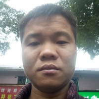 小巧扯洋葱的照片