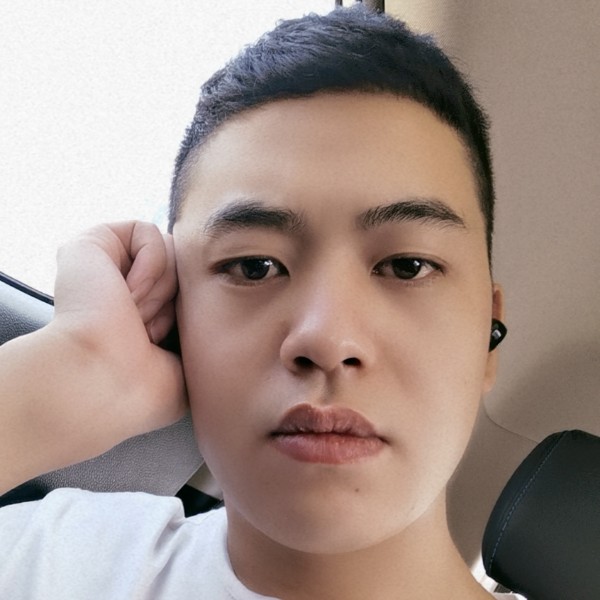 小天鹅给傻傻的照片