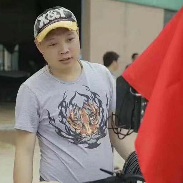 找个她结个婚的照片