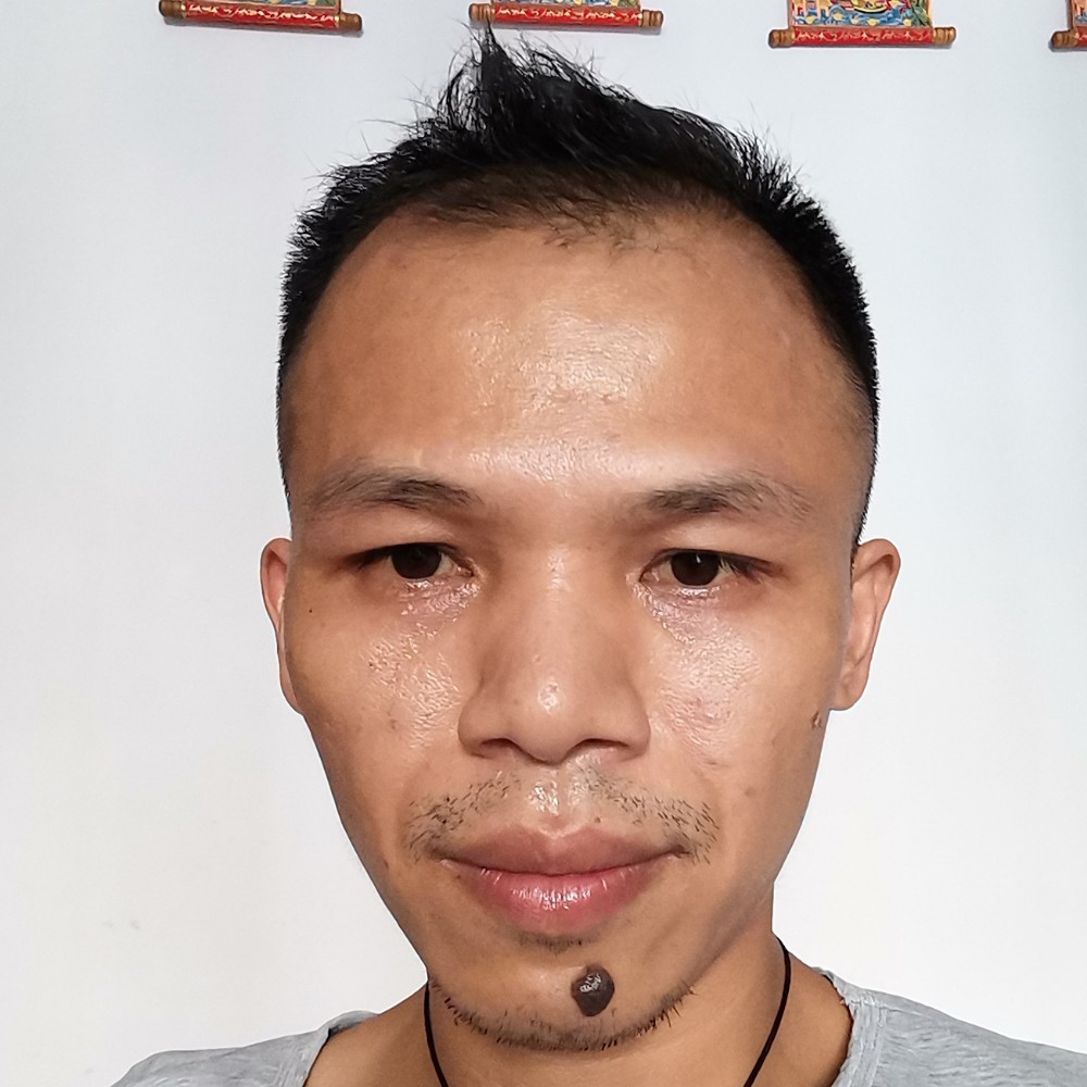 丝袜回首欠你的的照片