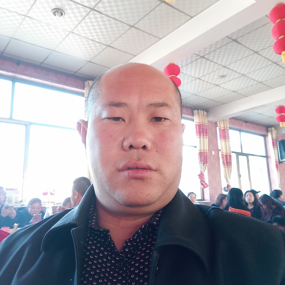 白云泪了害怕的照片