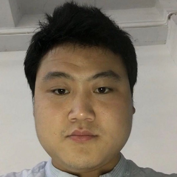 颜文的照片