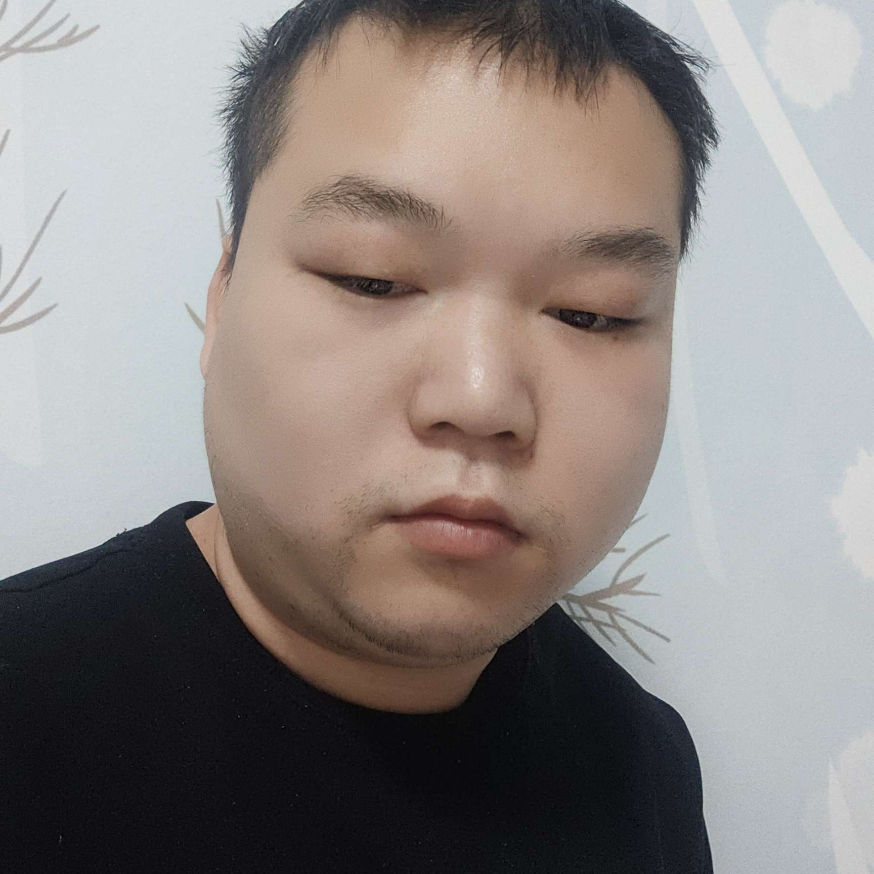 亐幵氼的照片