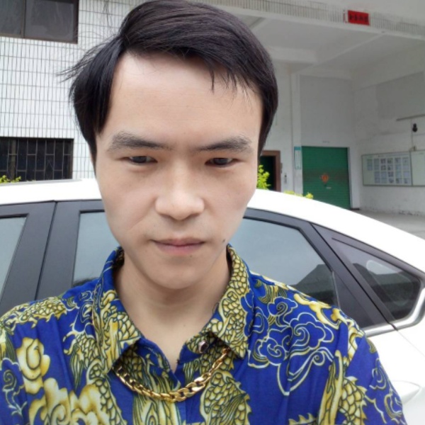 帅哥碧蓝的照片