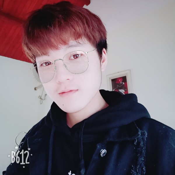仁爱黑猫的照片