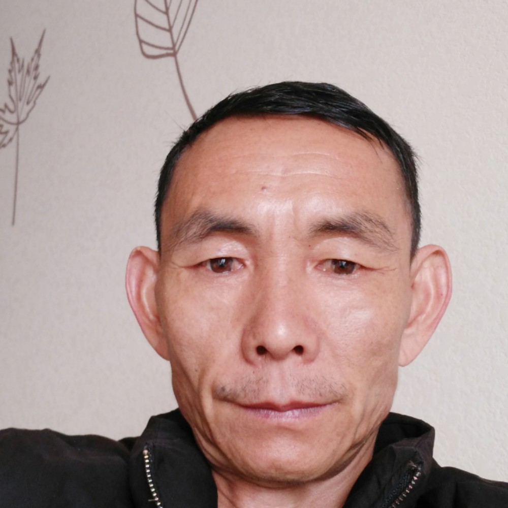 旧时光漫步微笑的照片