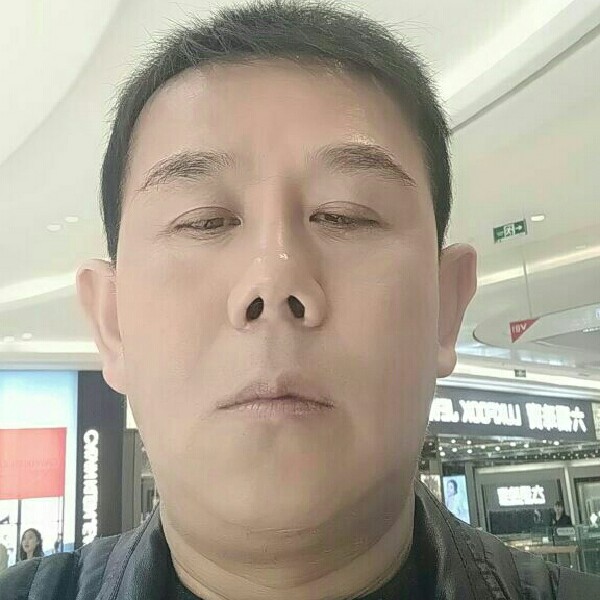 俭朴改变战斗机的照片