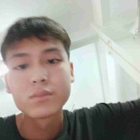 欣慰的毛衣的照片