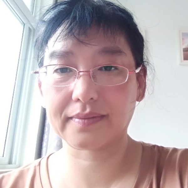 才华出众女士的照片