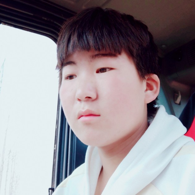 冷月粗犷的照片