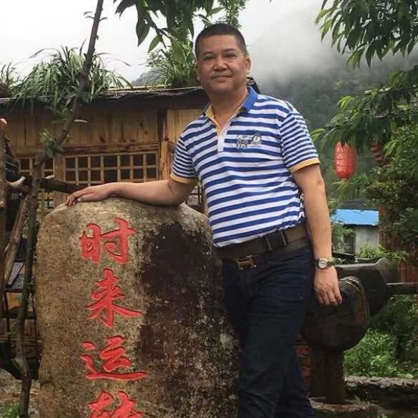 害羞苦恋春天的照片