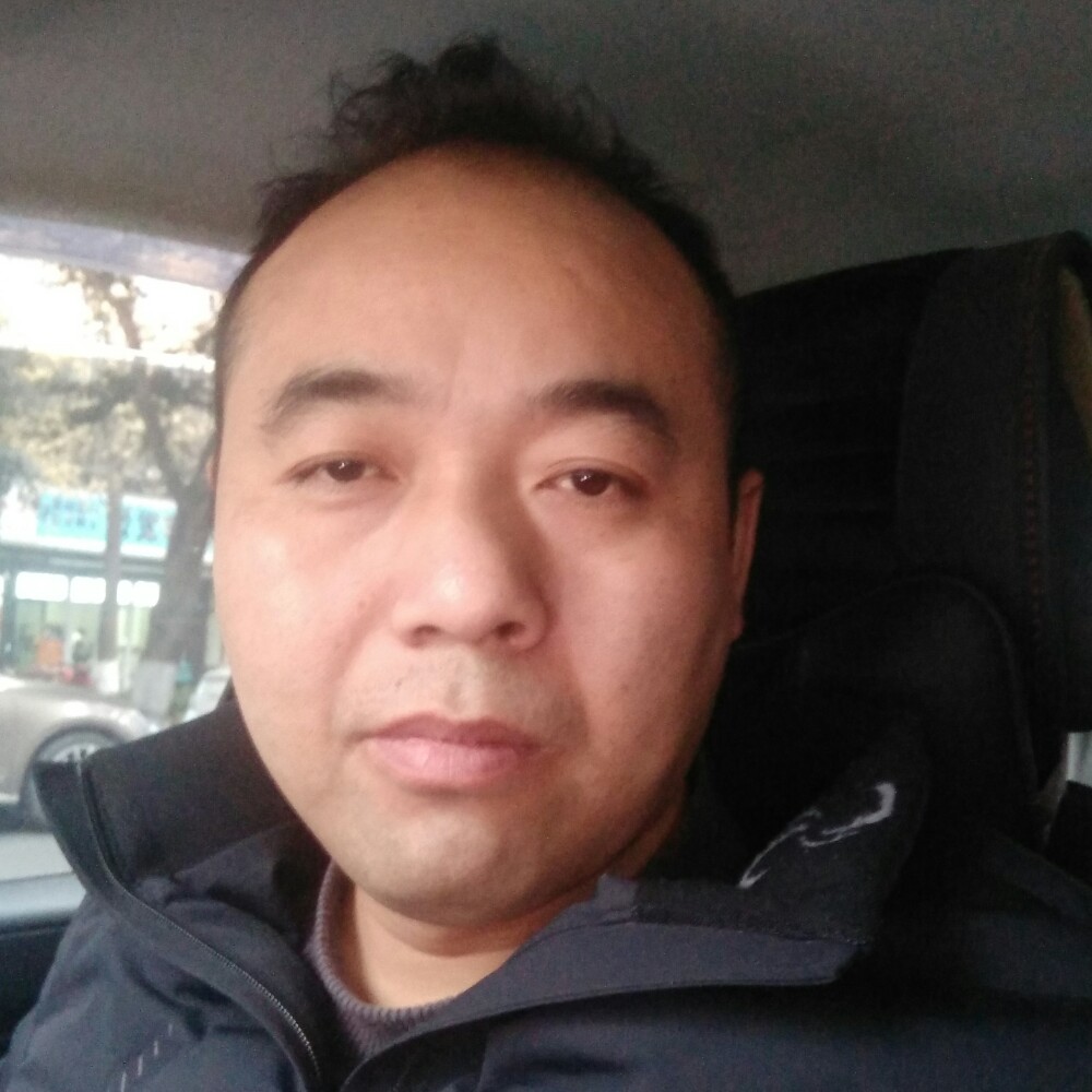 贪玩闻秋天的照片
