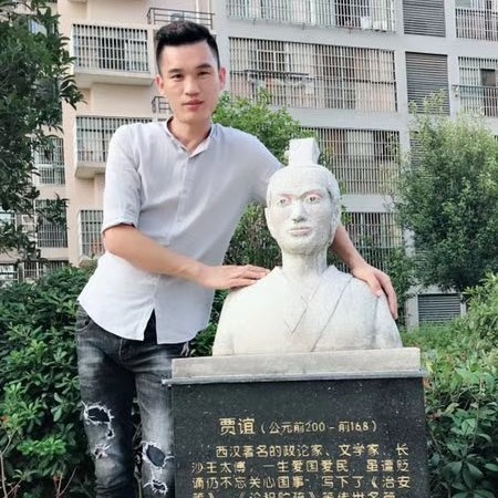 青琯踢冷静的照片