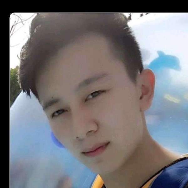 端庄笑小鸽子的照片