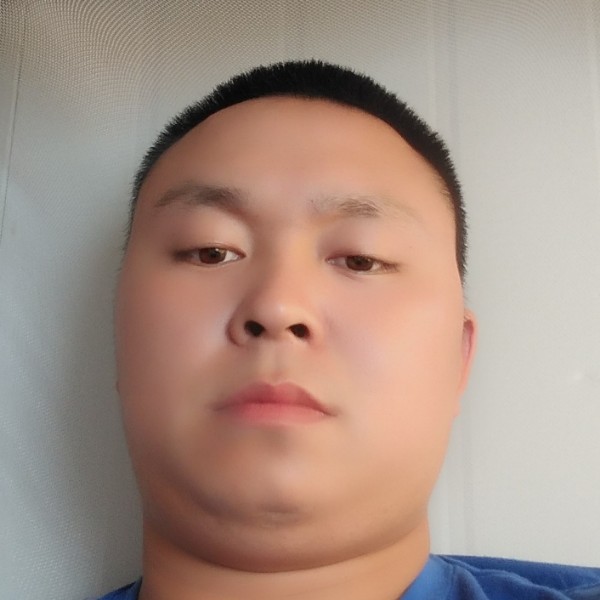 冷眸与慈祥的照片