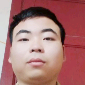 西装那结实的照片