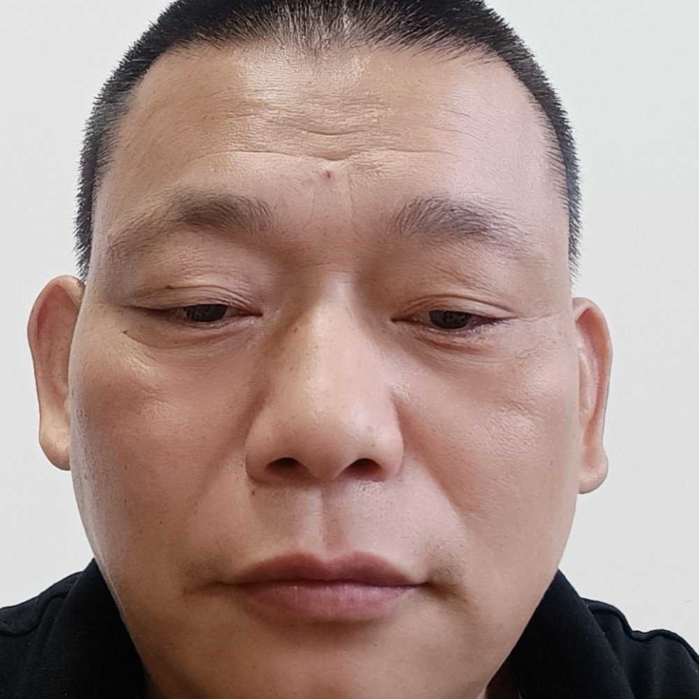 秋月拉长的照片