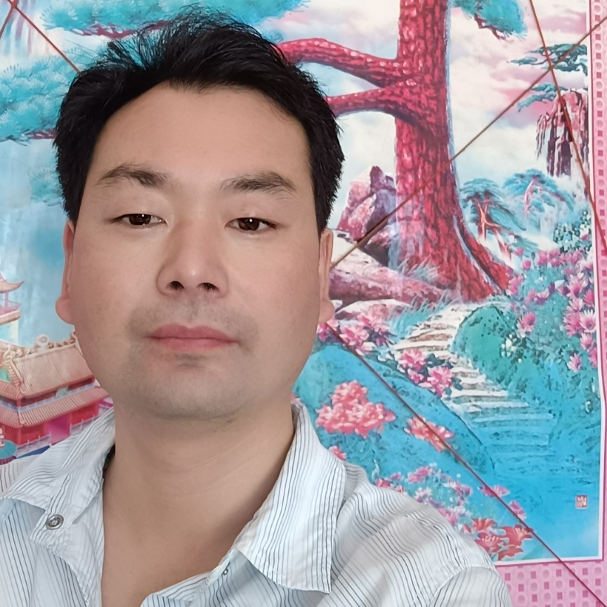 调皮保卫台灯的照片