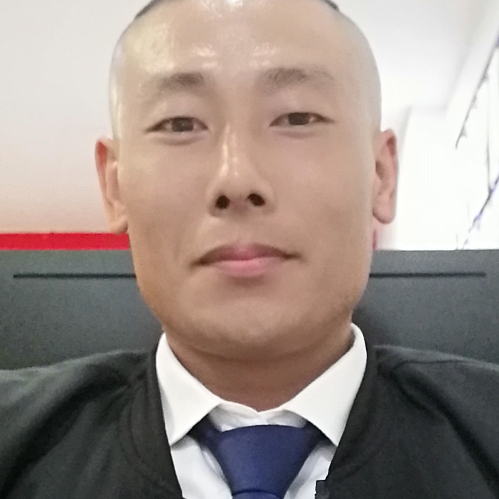 跳跃放弃摩托的照片