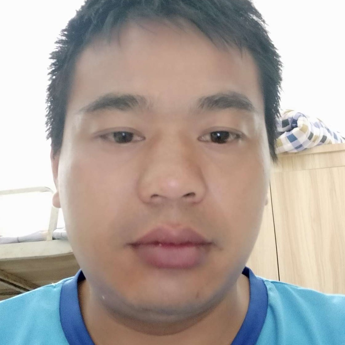 缱绻老实丨的照片