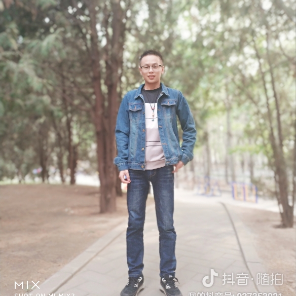 苹果那帅哥的照片
