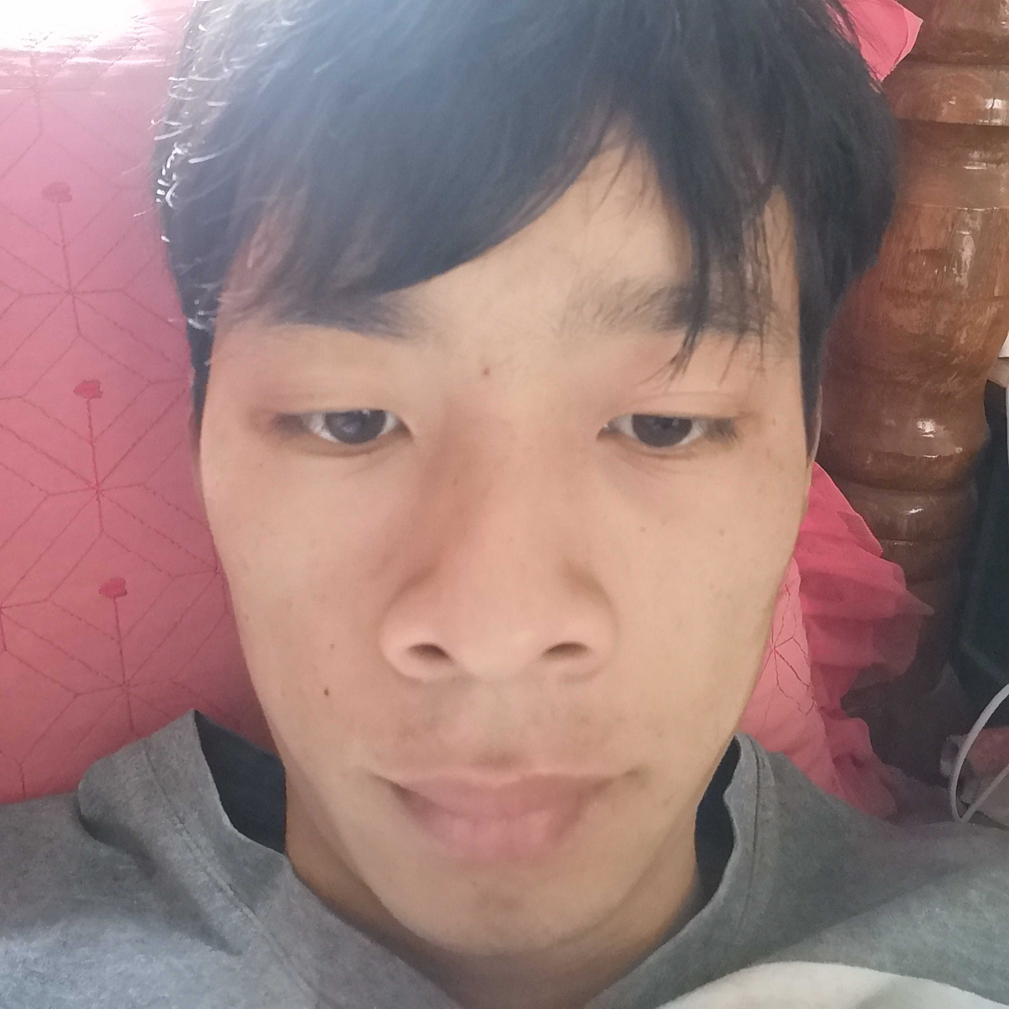 懵懂漫步帅哥的照片