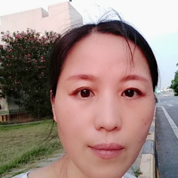 蓝天明媚的照片