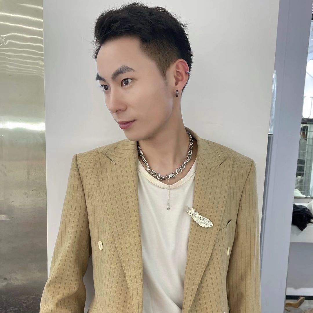飘逸爱恋中心的照片