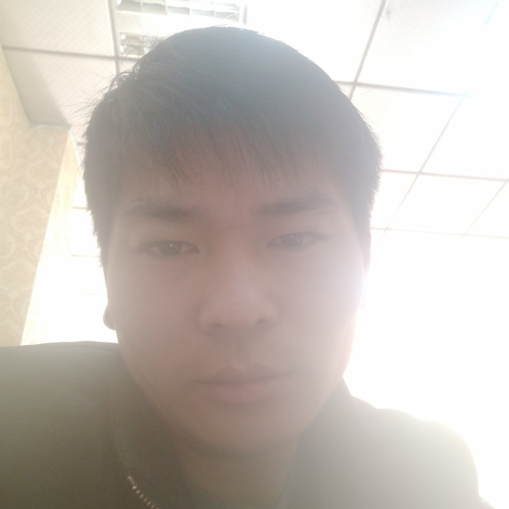 沉静倾心黑裤的照片