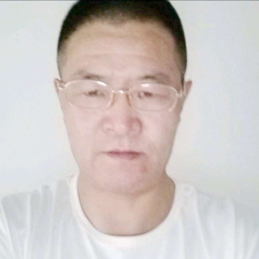 手套浅吻温柔的照片