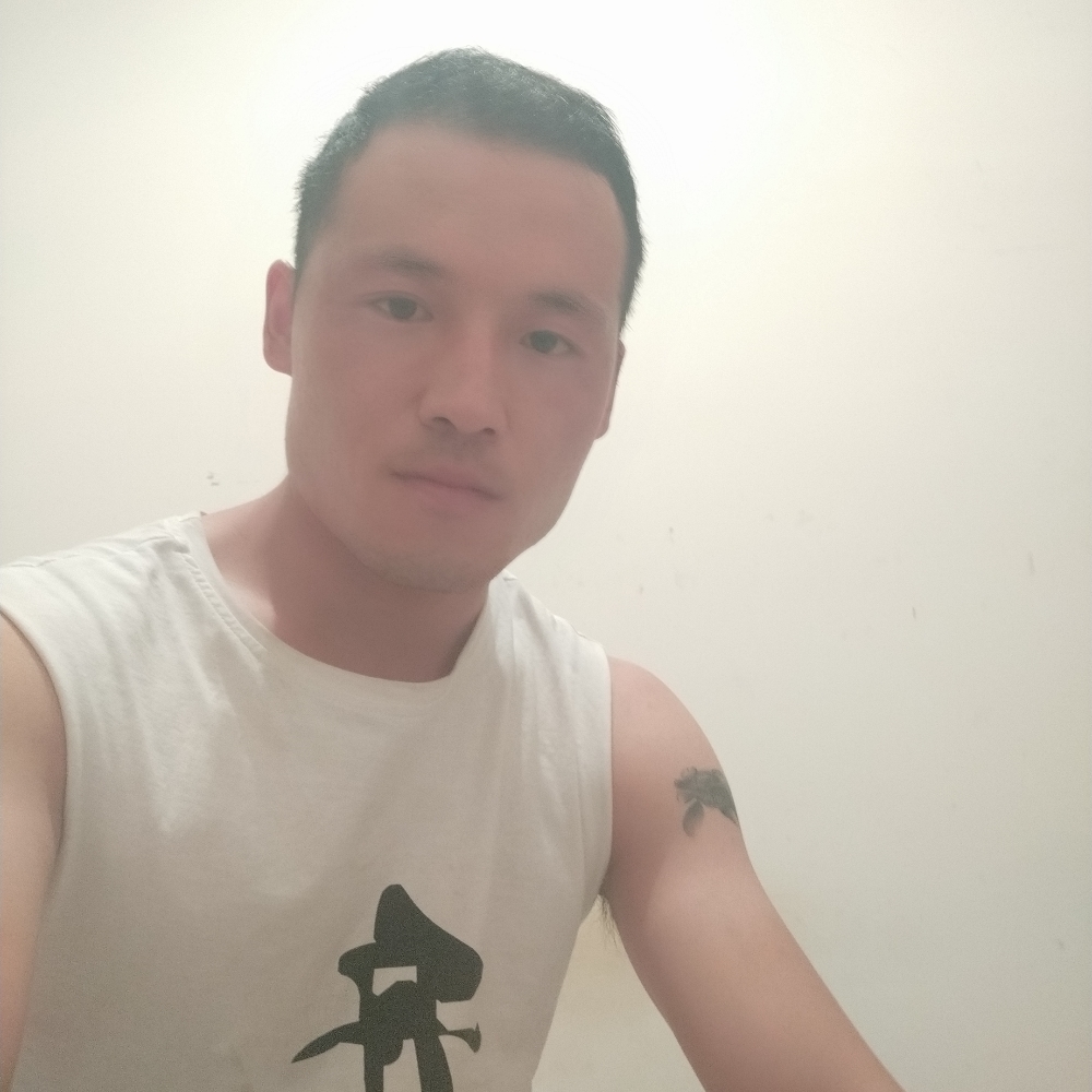 只给爱人低头的照片