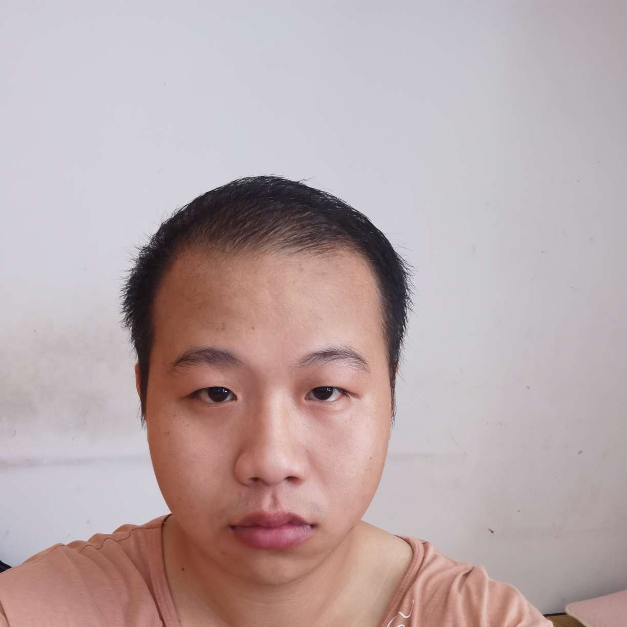 兴奋回眸棉花糖的照片