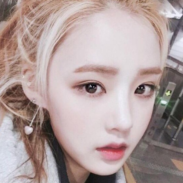 樱桃少女的照片