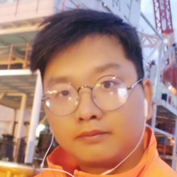 犀牛等待眼睛大的照片