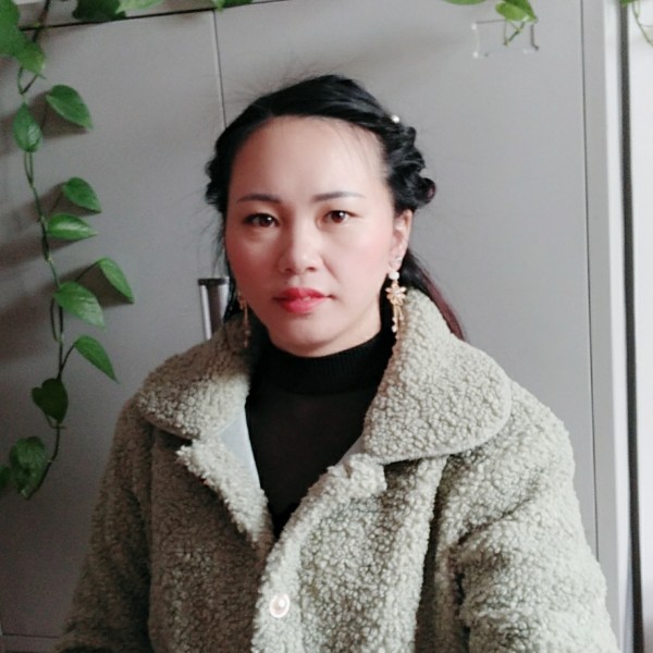 花瓣缥缈的照片