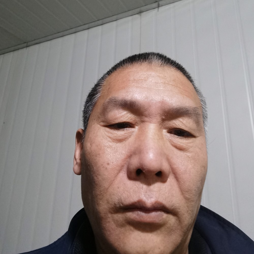 专注打皮带的照片