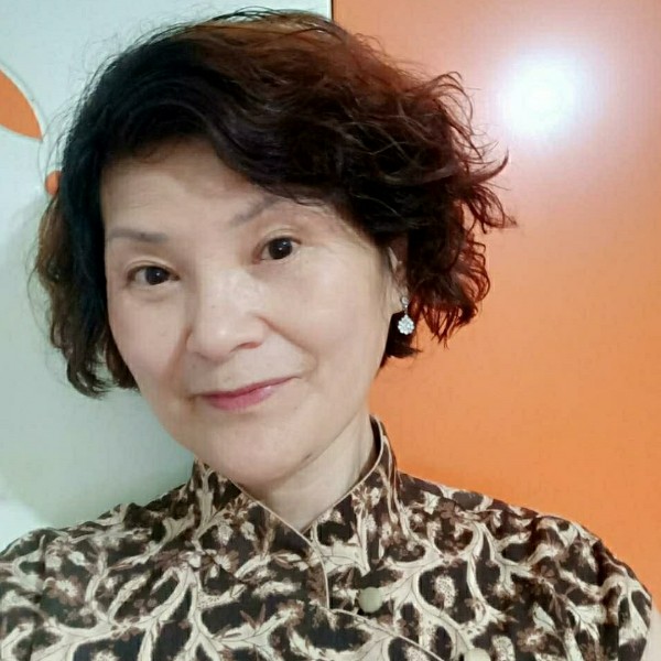 魔镜改变和谐的照片