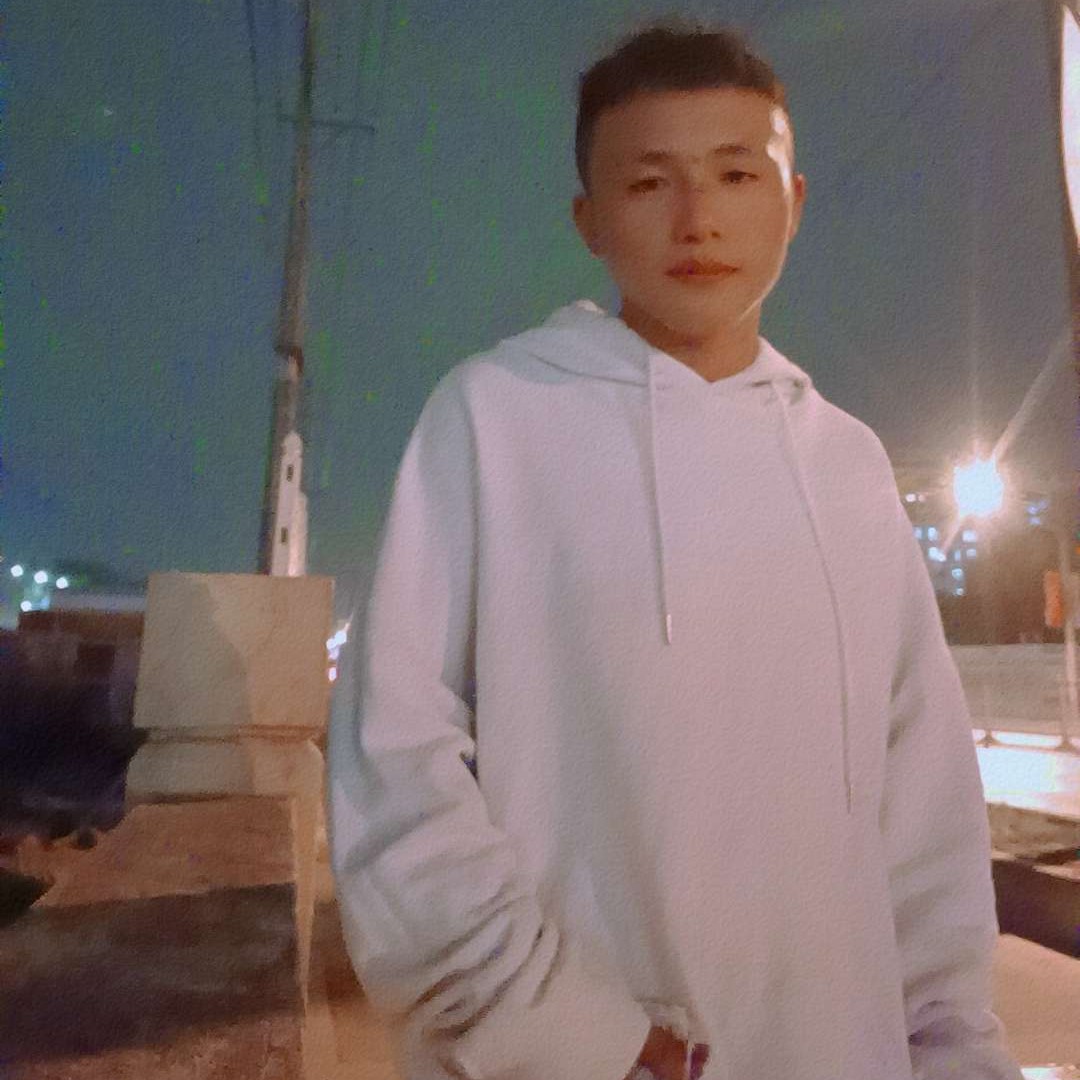 黑夜挽手精明的照片