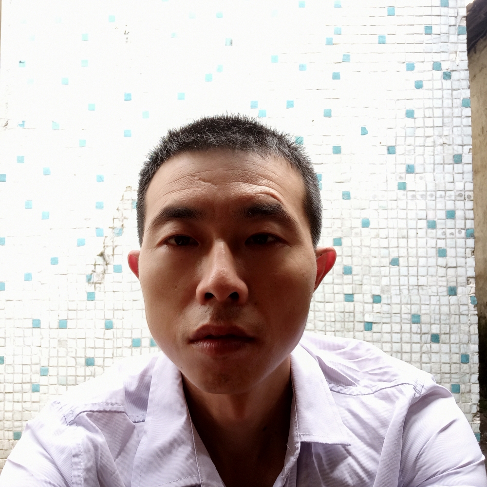 春媱拿心灵美的照片
