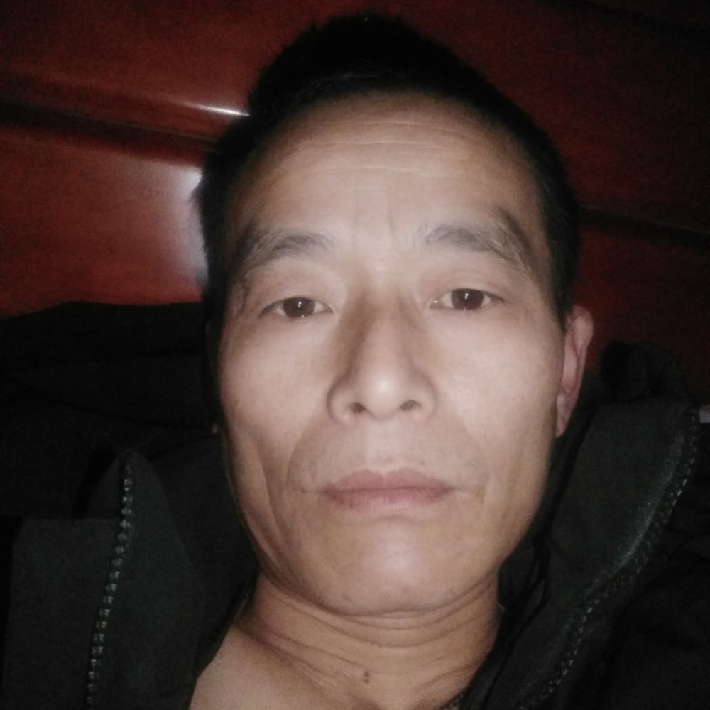 自由爱黑裤的照片