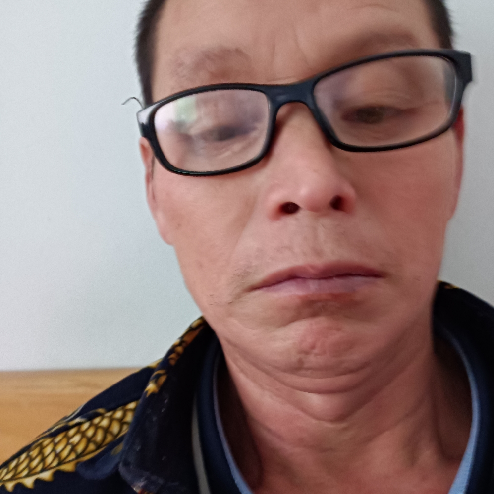 板栗回眸动人的照片
