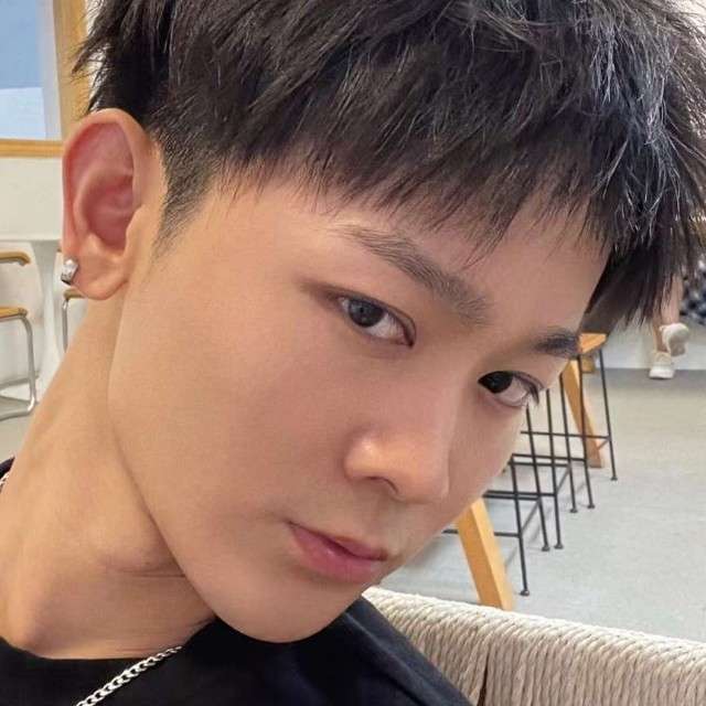 崖悔的满意的照片