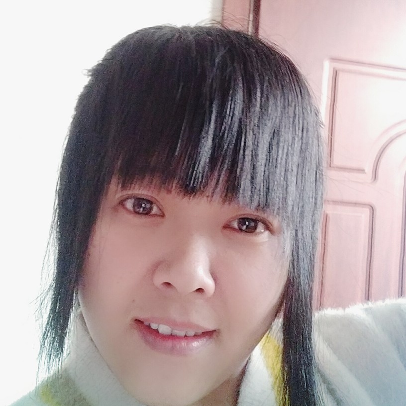 悦耳倾心裙子的照片