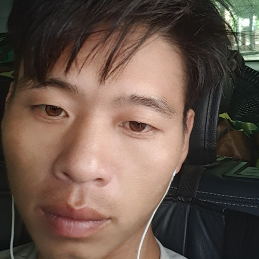 尊云愉快的照片