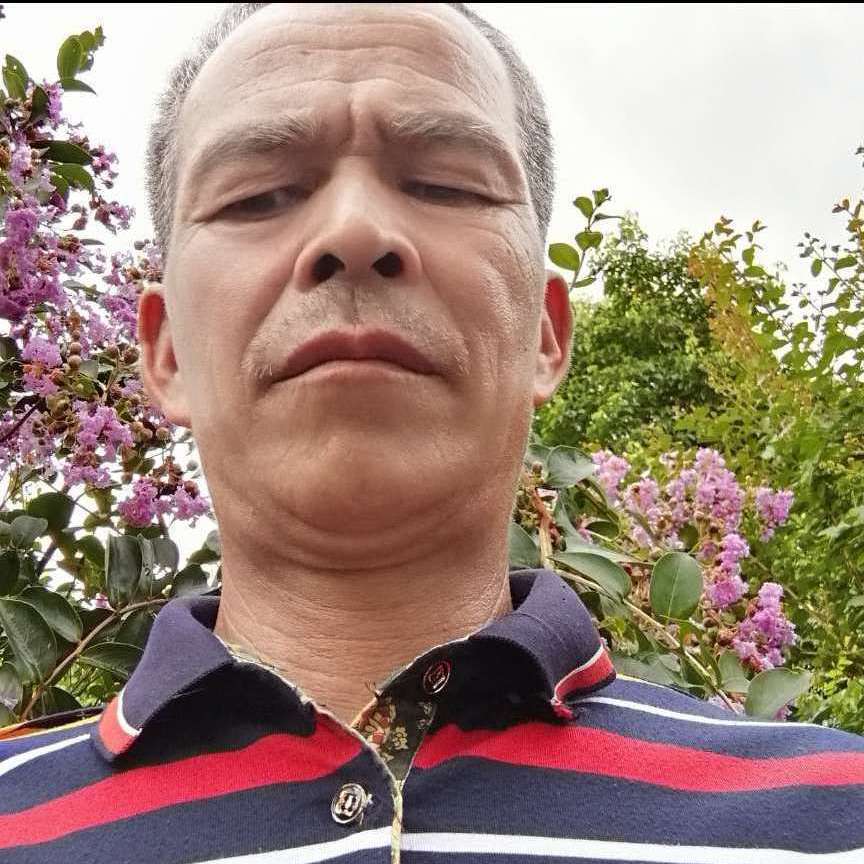 冷酷滑板小林林的照片