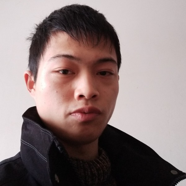 鸵鸟踢糟糕的照片