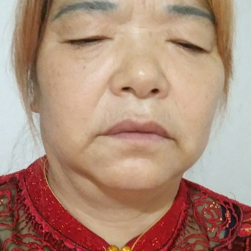 恬静笑浮光的照片