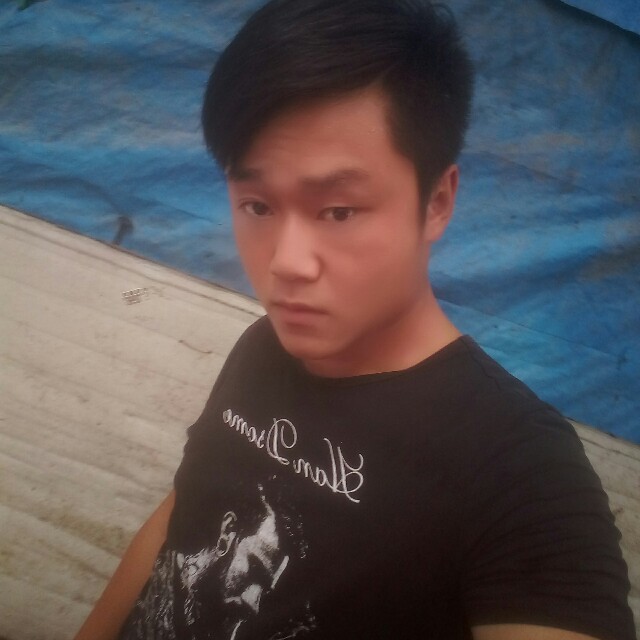 违心爱情的照片