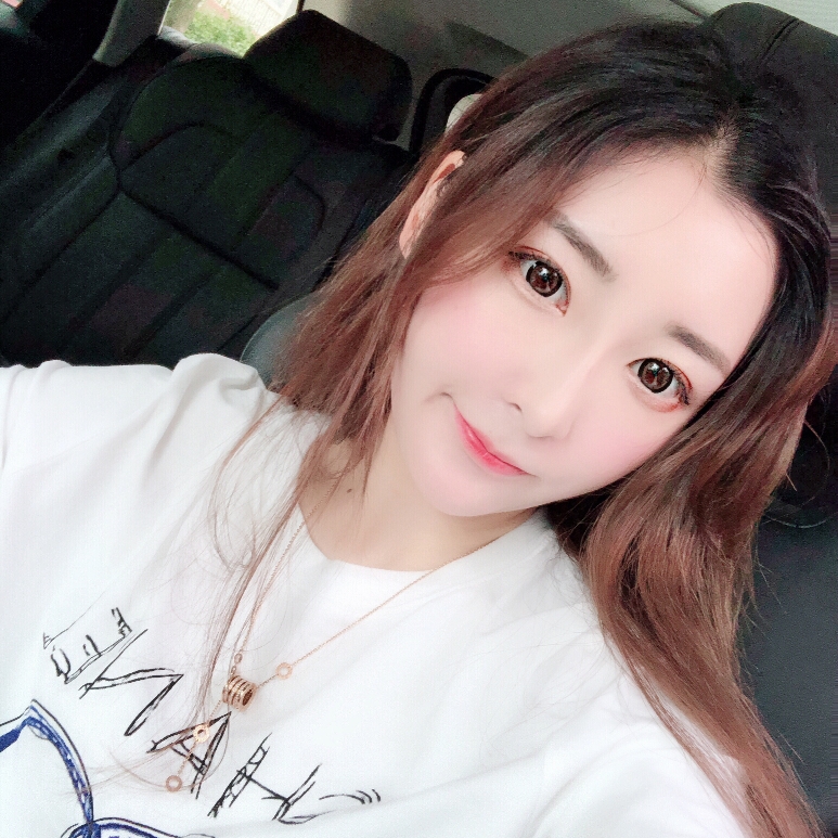 李夏荧的照片
