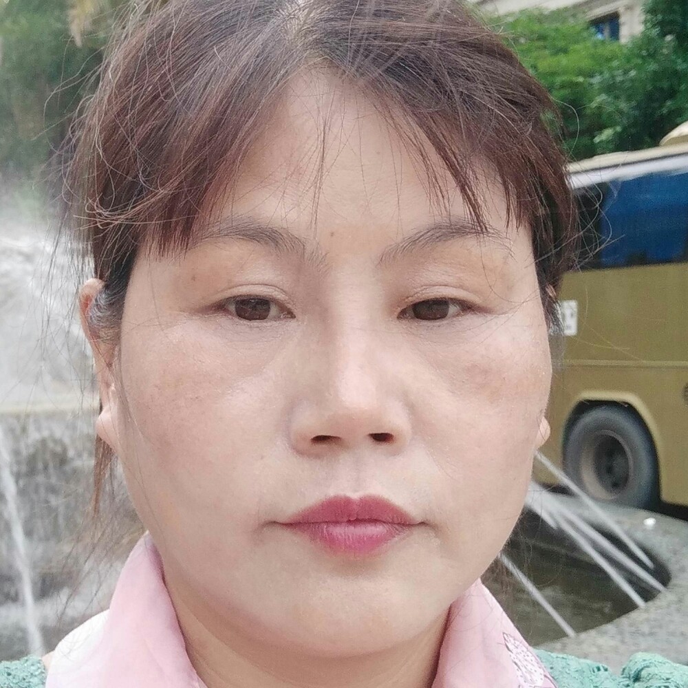 铃铛拿文静的照片